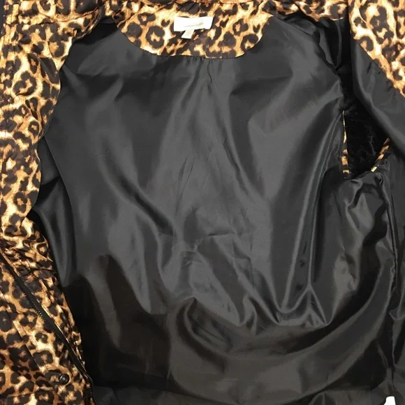 Size 14 Animal print outerwear vest. Quilted style vest. NWOT - Picture 11 of 12